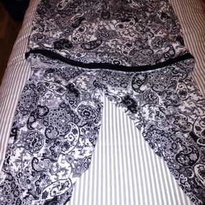 Cute pair of Ellen Tracy yours to Love PJs